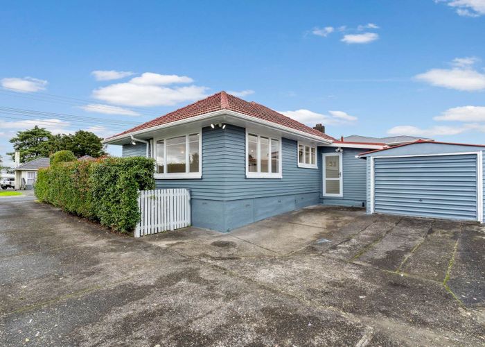  at 1/25 Barrys Road, Glendene, Waitakere City, Auckland