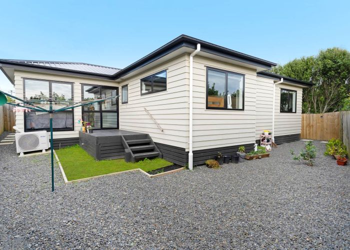  at 15b Crown Crescent, Otara, Manukau City, Auckland