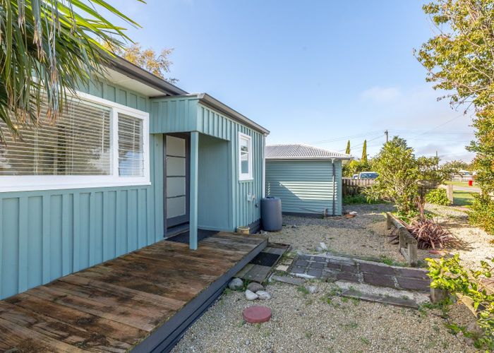  at 15 Woodward Street East, Featherston