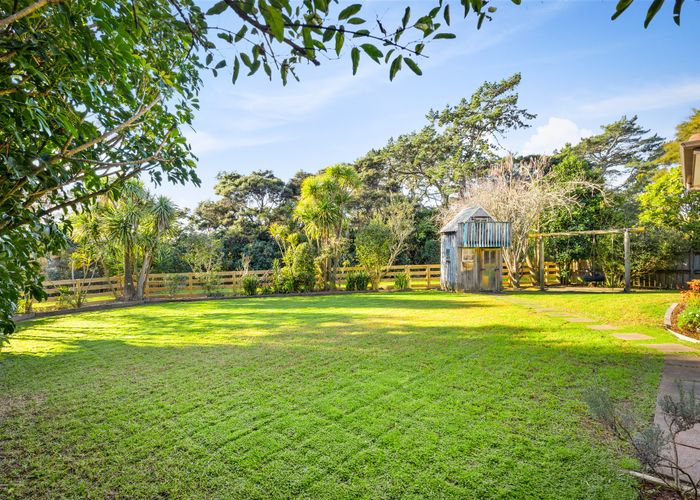  at 16 Monkton Close, Greenhithe, Auckland