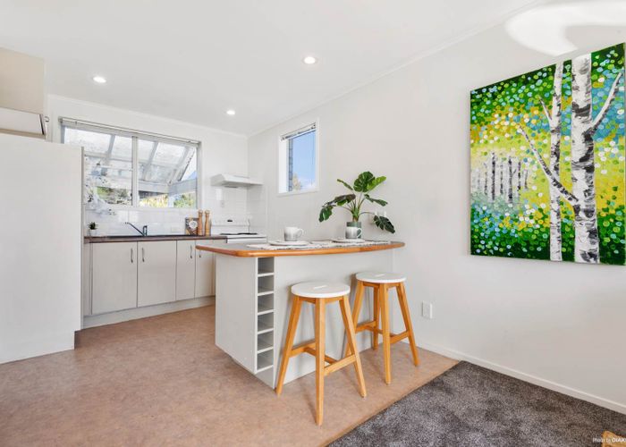  at 1/88 White Swan Road, Mount Roskill, Auckland