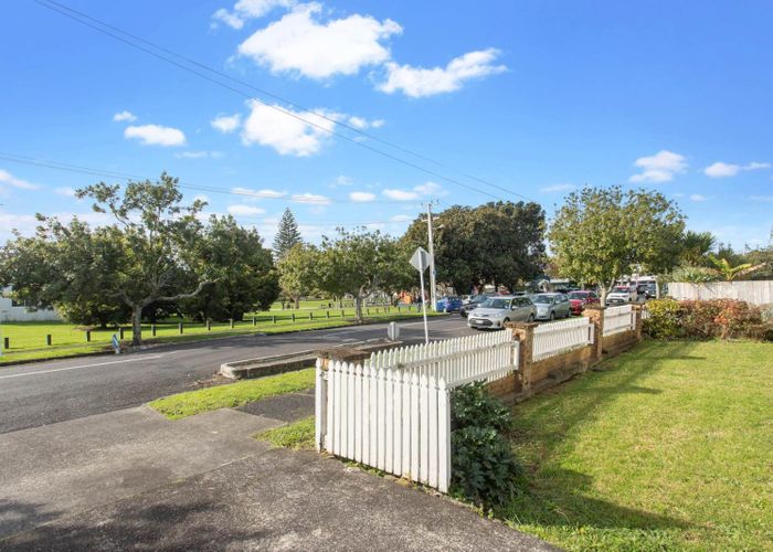  at 6 Wairere Avenue, Mount Albert, Auckland