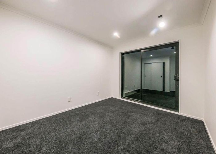  at 31B Waddell Avenue, Point England, Auckland