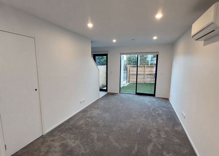  at 6/21 Awaroa Road, Sunnyvale, Auckland