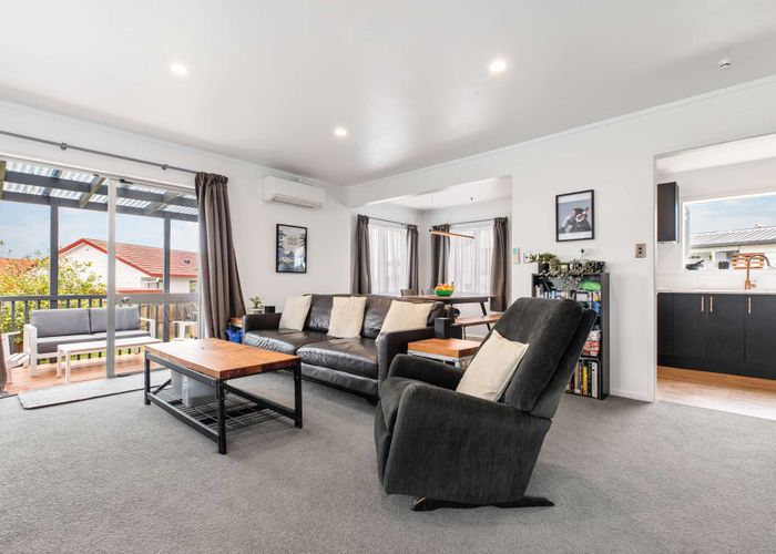  at 1/13 Greenstone Place, Clover Park, Auckland