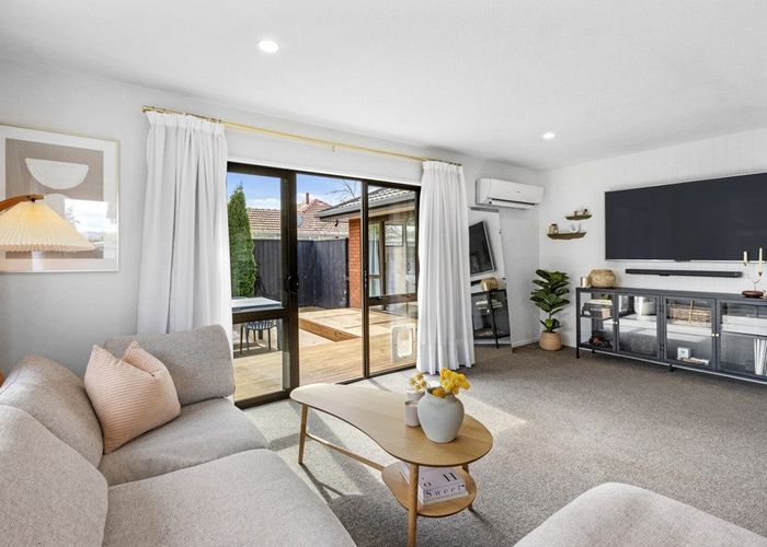  at 2/71 Shirley Road, Shirley, Christchurch