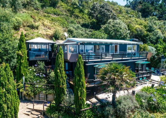  at 5 Sixth Avenue, Onetangi, Waiheke Island, Auckland