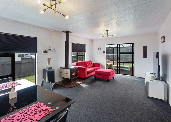  at 14 Hurley Road, Paraparaumu Beach, Kapiti Coast, Wellington