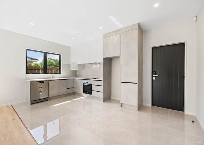  at 1-5/62 Woodside Road, Massey, Waitakere City, Auckland