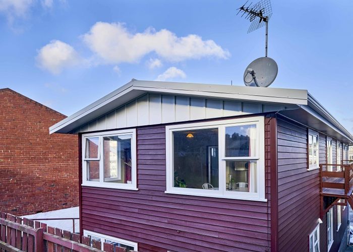  at 2/16 Rolleston Street, Mount Cook, Wellington
