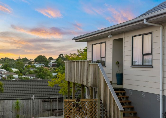  at 52 Solar Road, Glen Eden, Auckland