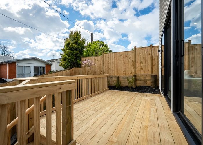  at 16D Exmouth Road, Northcote, North Shore City, Auckland