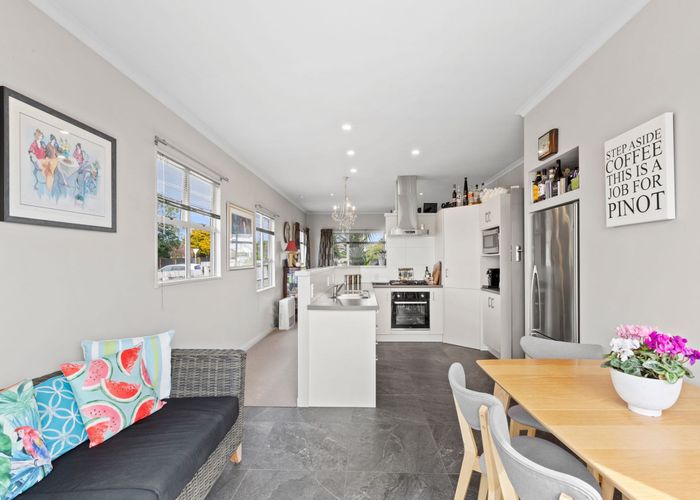 at 1/297 Carrington Street, Vogeltown, New Plymouth