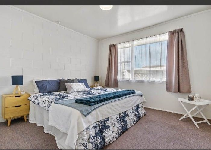  at 2/113 Wallace Road, Papatoetoe, Auckland