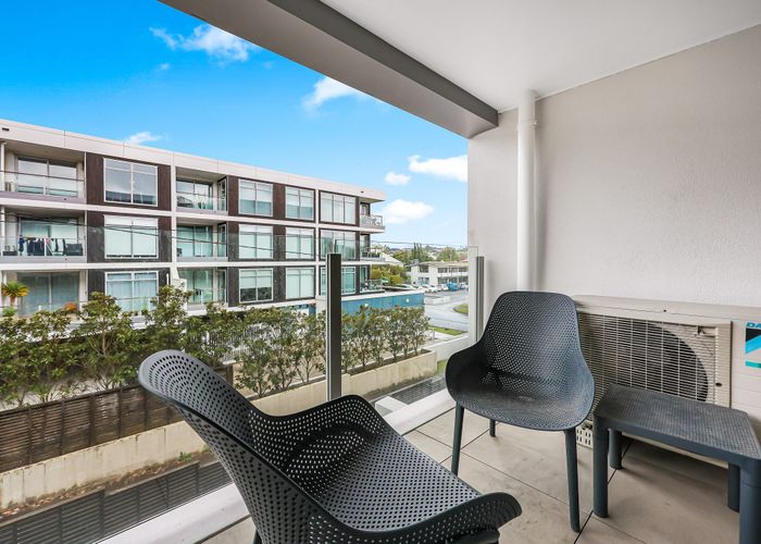  at 206/25 Bute Road, Browns Bay, North Shore City, Auckland