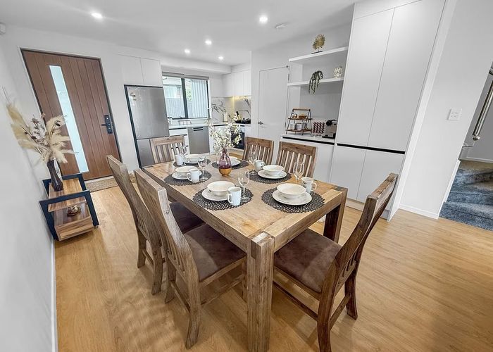  at 8A Nedlands Place, Burswood, Auckland