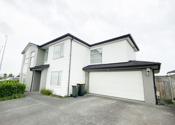  at 33 Kensway Drive, Flat Bush, Manukau City, Auckland