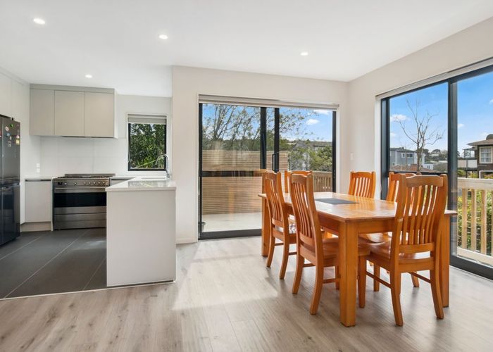  at 6A Blenheim Street, Glenfield, Auckland