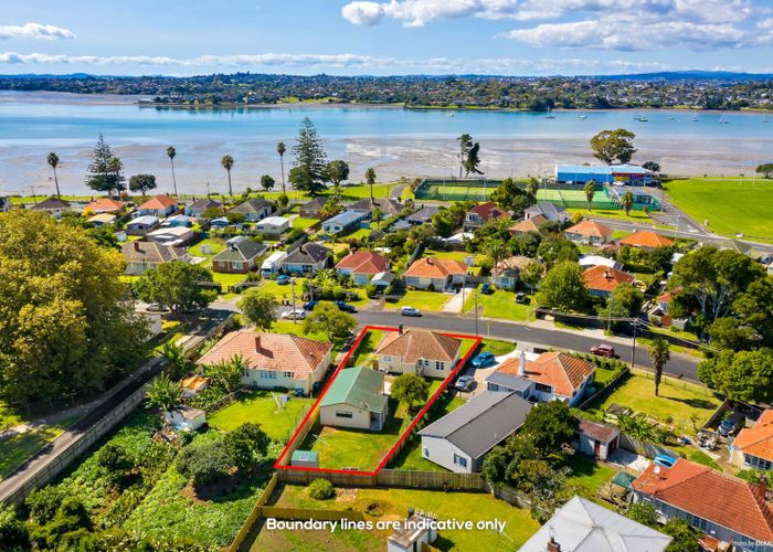 at 3 Benghazi Road, Panmure, Auckland