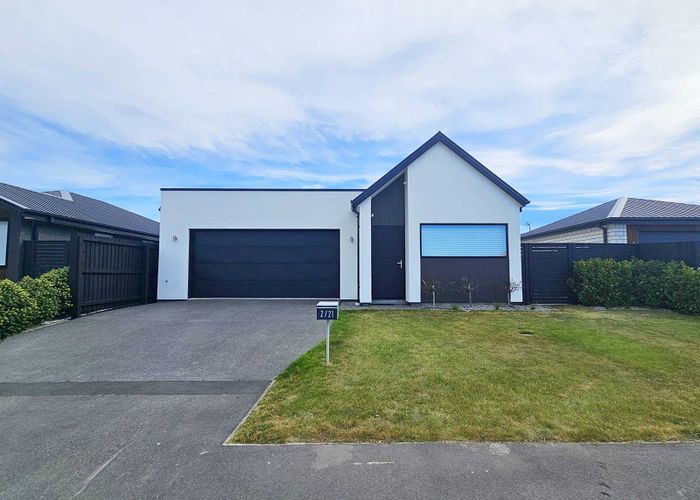  at 2/21 Blakes Road, Belfast, Christchurch