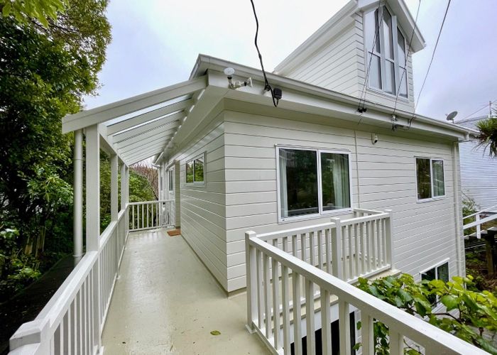  at 87 Sefton Street (Top Flat), Wadestown, Wellington, Wellington