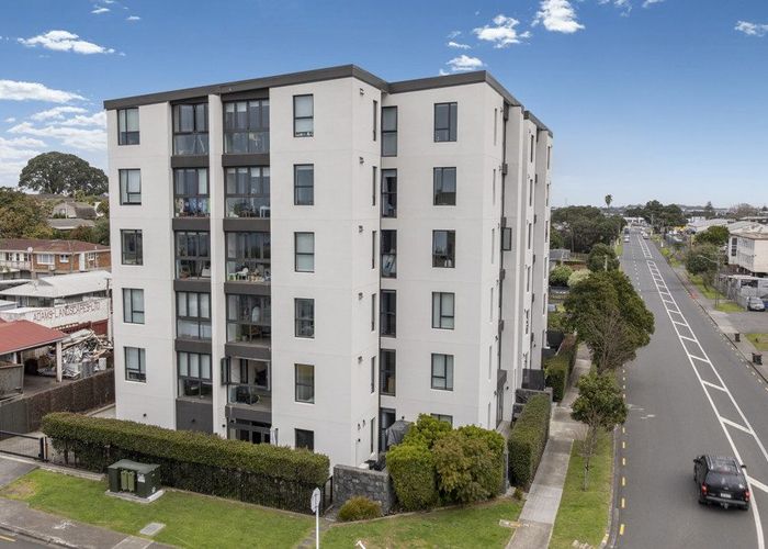  at 102/82 Jellicoe Road, Panmure, Auckland City, Auckland