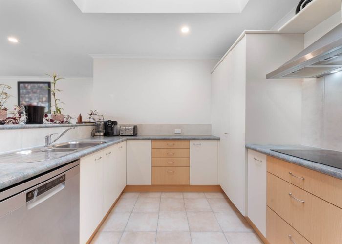  at 40 Hillwell Drive, Henderson, Auckland