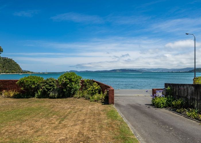  at 225 Marine Drive, Lowry Bay, Lower Hutt