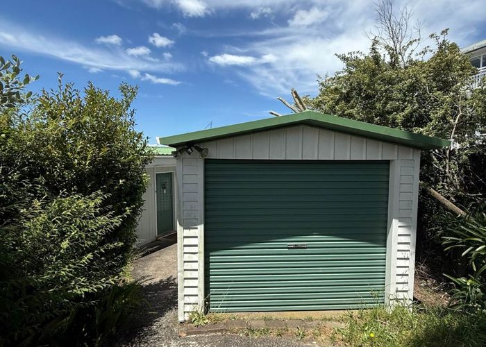  at 114 Arran Road, Browns Bay, North Shore City, Auckland