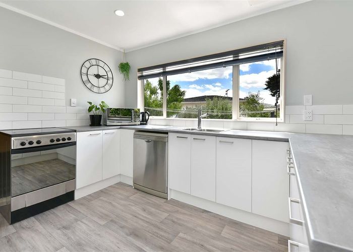  at 1/53 Springs Road, Parakai, Helensville