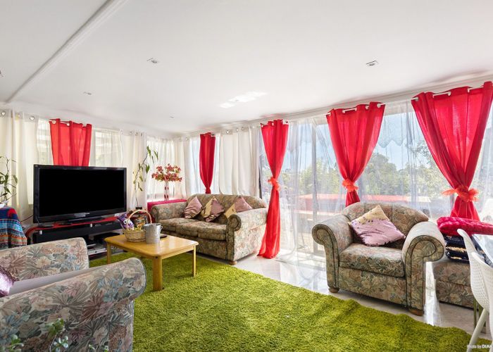  at 30  Laureston Avenue, Papatoetoe, Manukau City, Auckland