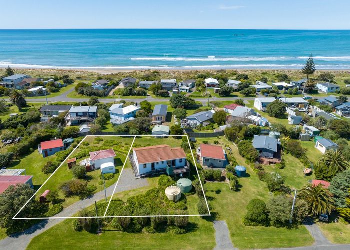  at 51 Pinedale Crescent, Riversdale Beach