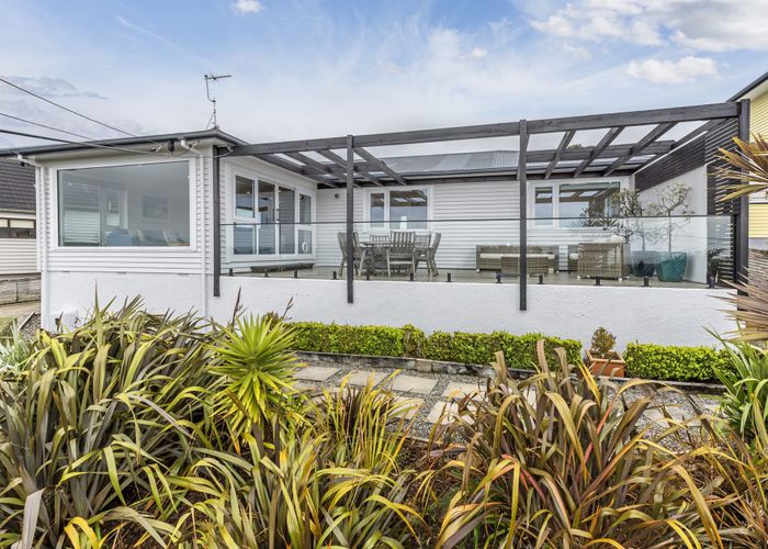  at 92 Kahu Road, Paremata, Porirua, Wellington