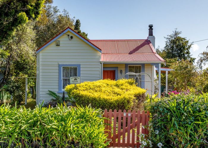  at 17 Cambridge Road, Martinborough, Martinborough