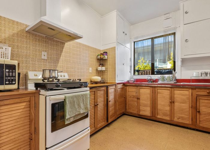  at 8 Grassmere Street, Papanui, Christchurch
