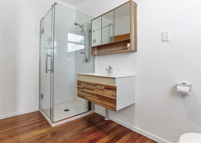  at 4/13 Napoleon Avenue, Milford, Auckland