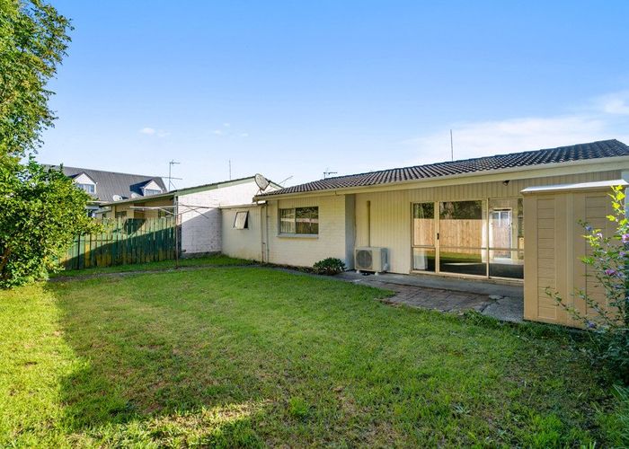  at 2/6 Thorn Place, Papatoetoe, Manukau City, Auckland