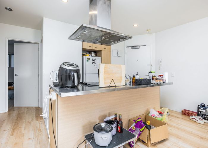  at 305/8 Ronayne Street, Auckland Central, Auckland