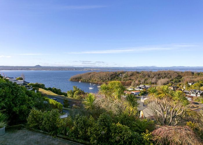  at 27 Te Urunga Place, Acacia Bay, Taupo