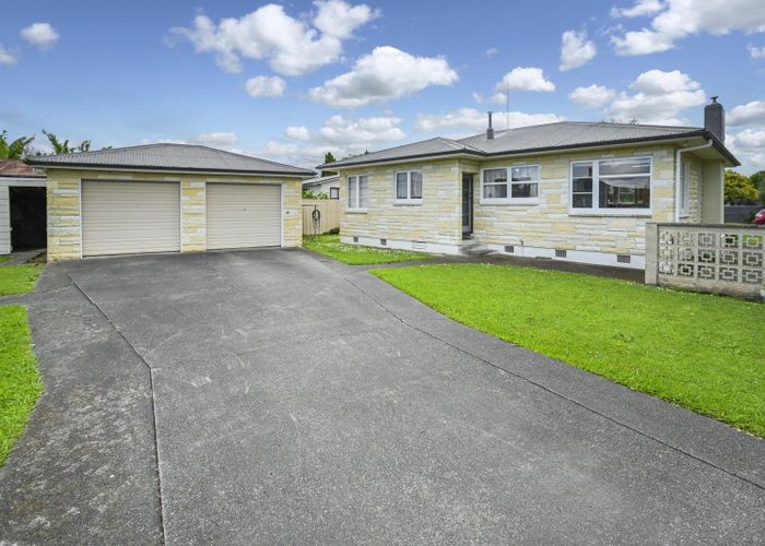  at 1413 Caroline Road, Mayfair, Hastings