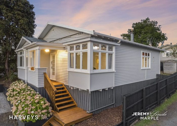  at 1/112A View Road, Sunnyvale, Auckland