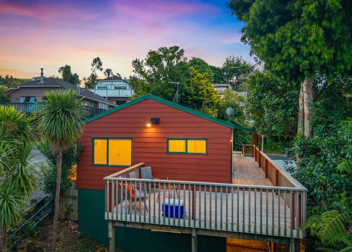  at 41A Cyclarama Crescent, Massey, Waitakere City, Auckland