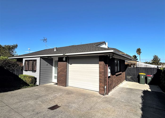  at 2/79 Mirrabooka Avenue, Botany Downs, Manukau City, Auckland