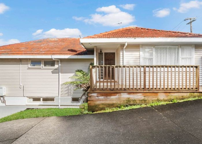  at 30 Peter Terrace, Castor Bay, Auckland
