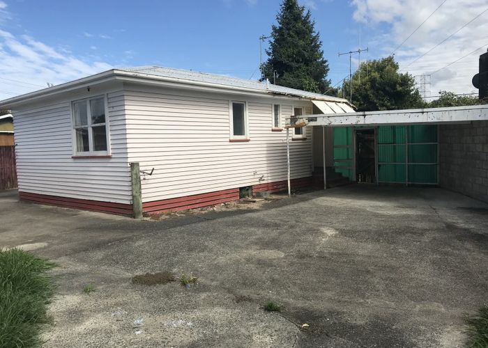  at 32 Nevada Road, Silverdale, Hamilton