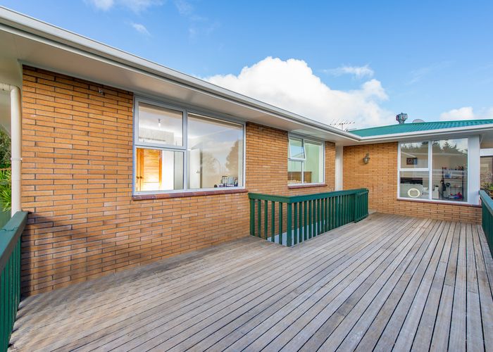  at 18 Yeoman Place, Howick, Auckland