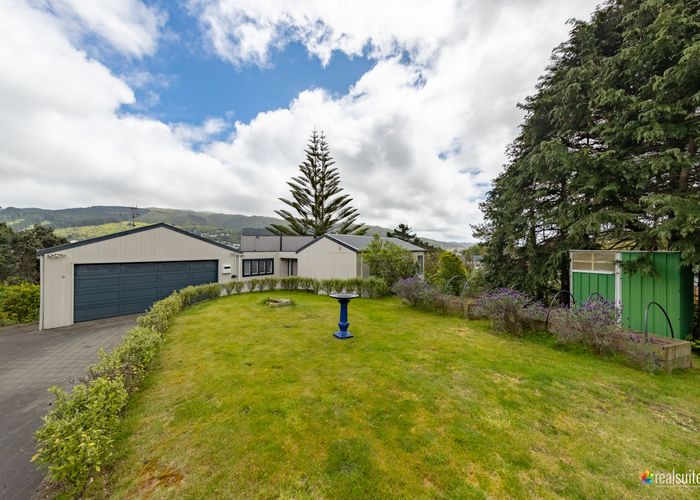  at 15B Mahoe Street, Tawa, Wellington