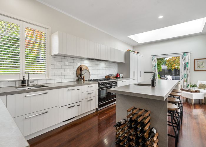  at 33 Komaru Street, Remuera, Auckland