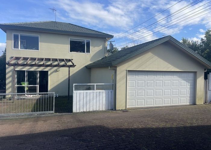  at 1/227 Sunset Road, Sunnynook, North Shore City, Auckland