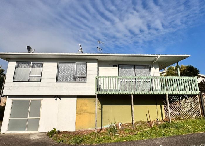  at 2/27 Hutchinson Avenue, New Lynn, Waitakere City, Auckland